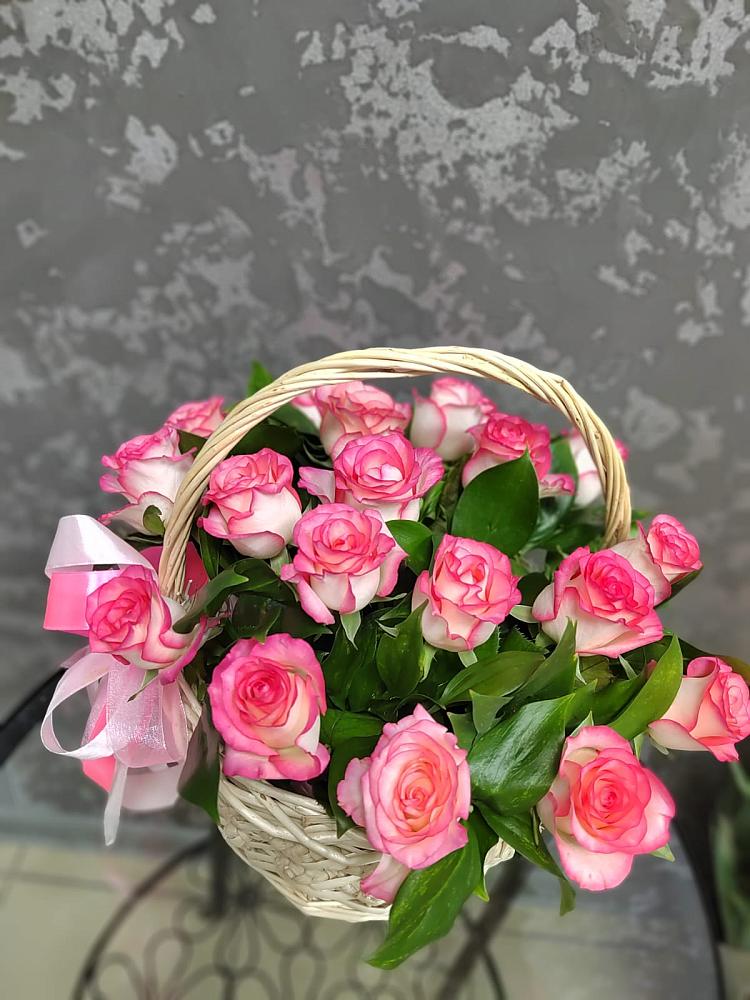 Цветочная композиция из Розы в корзине в Утевка