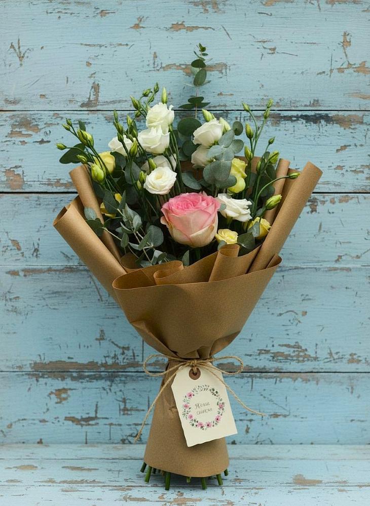 Букет цветов из: Розы и Лизиантусы в Утевка