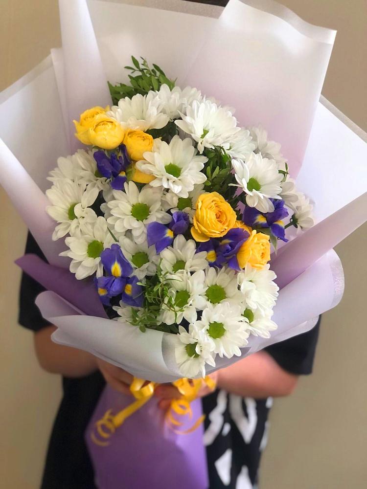 Букет цветов из: Ирисы, Хризантемы и Розы в Утевка