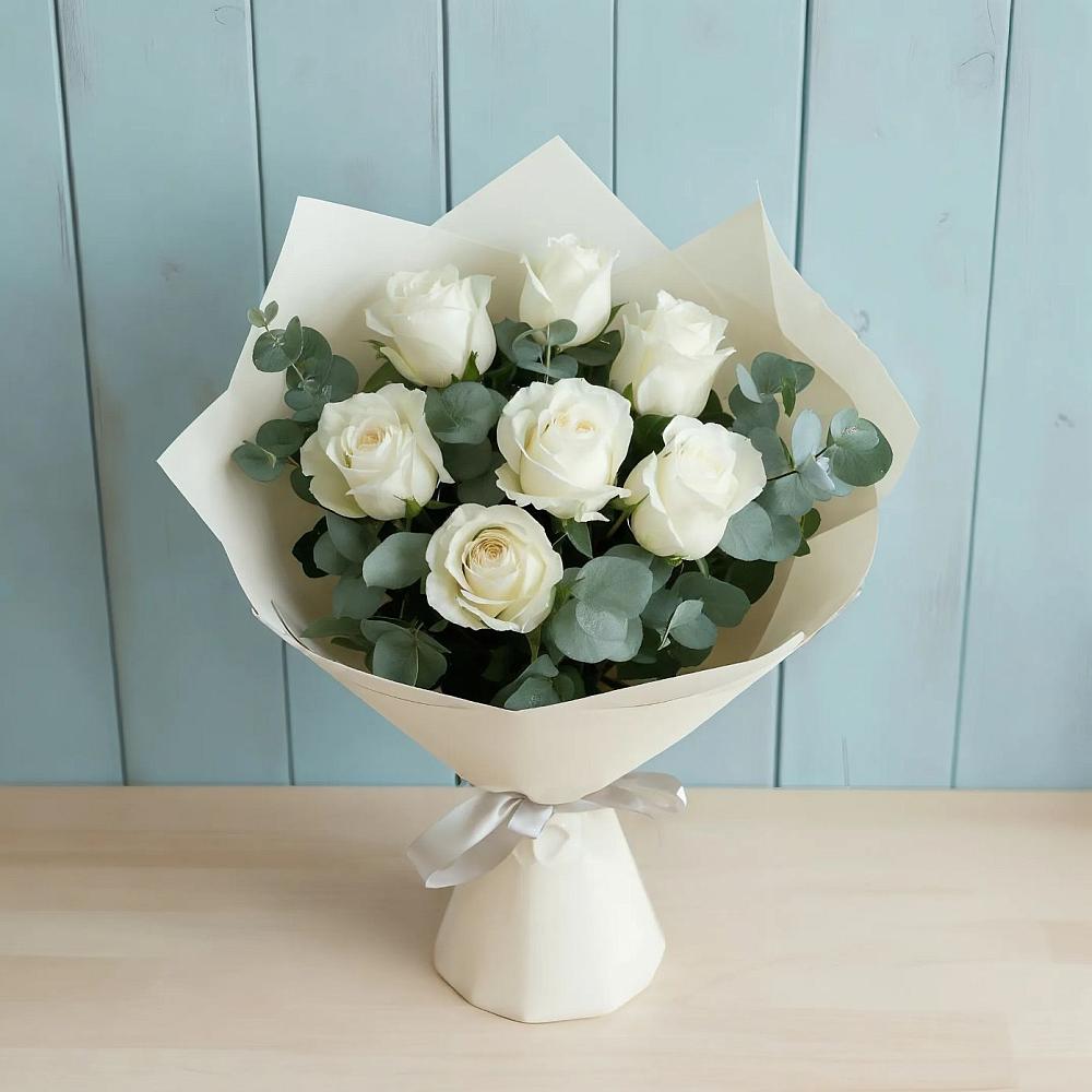 Букет Белые розы в Эвкалипте в Утевка