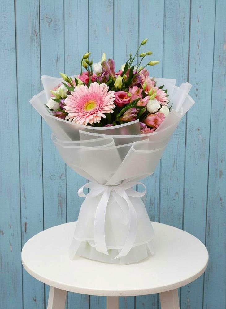 Букет цветов из: Герберы, Альстромерии и Лизиантусы в Утевка