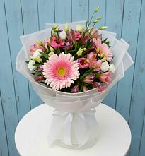 Букет цветов из:  Герберы, Альстромерии и Лизиантусы в Утевка