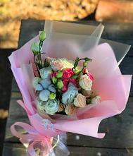 Букет цветов из:  Розы и Лизиантусы #REPLACE_PRED# Утевка