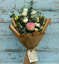Букет цветов из:  Розы и Лизиантусы в Утевка