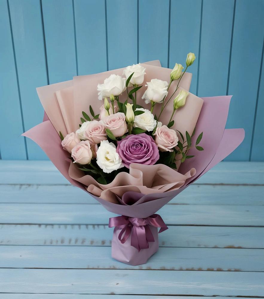 Букет цветов из: Розы и Лизиантусы в Утевка